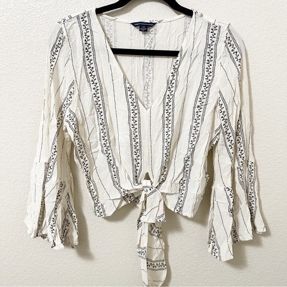 American Eagle Sz Large Tie Front Crop Top - Picture 8 of 8